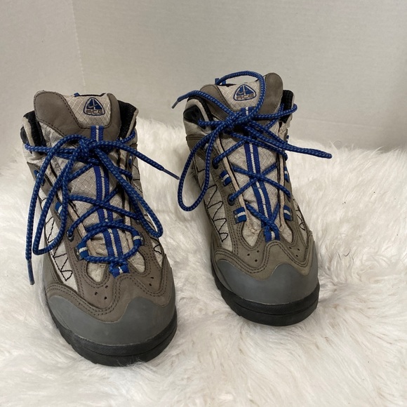 nike acg shoes hiking
